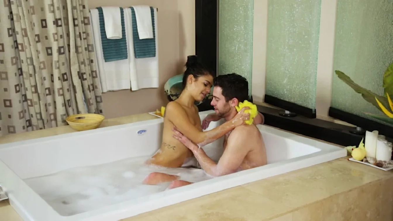 The NURU Wave Fantasy Massage 2024 XXX SPLIT Scencs 6